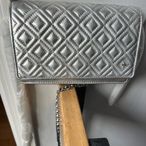 100% authentic Tory Burch Silver Fleming crossbody WOC bag NWT